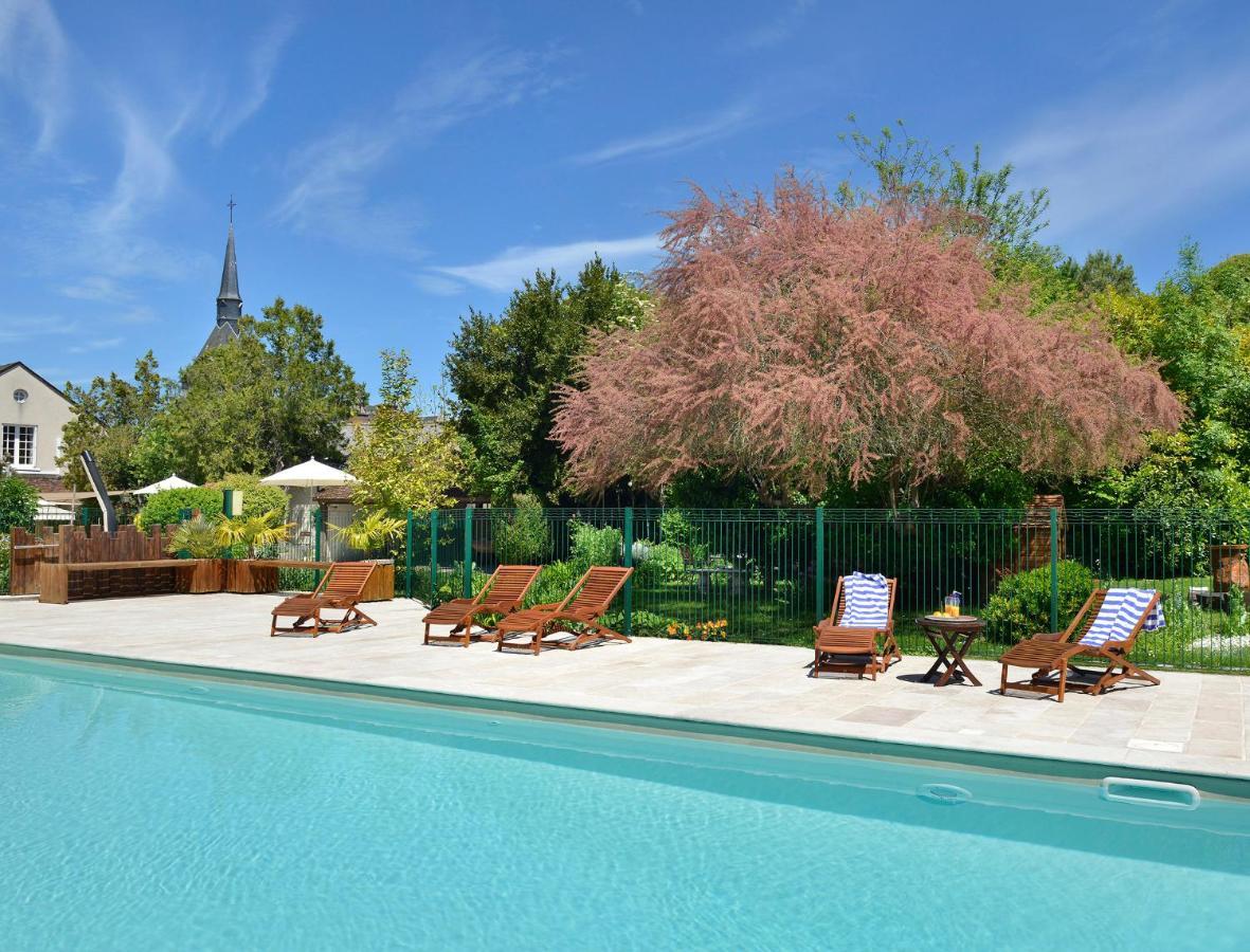 Logis Auberge Du Centre Chitenay Eksteriør billede
