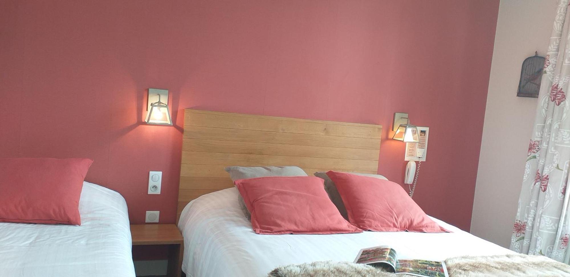 Logis Auberge Du Centre Chitenay Eksteriør billede