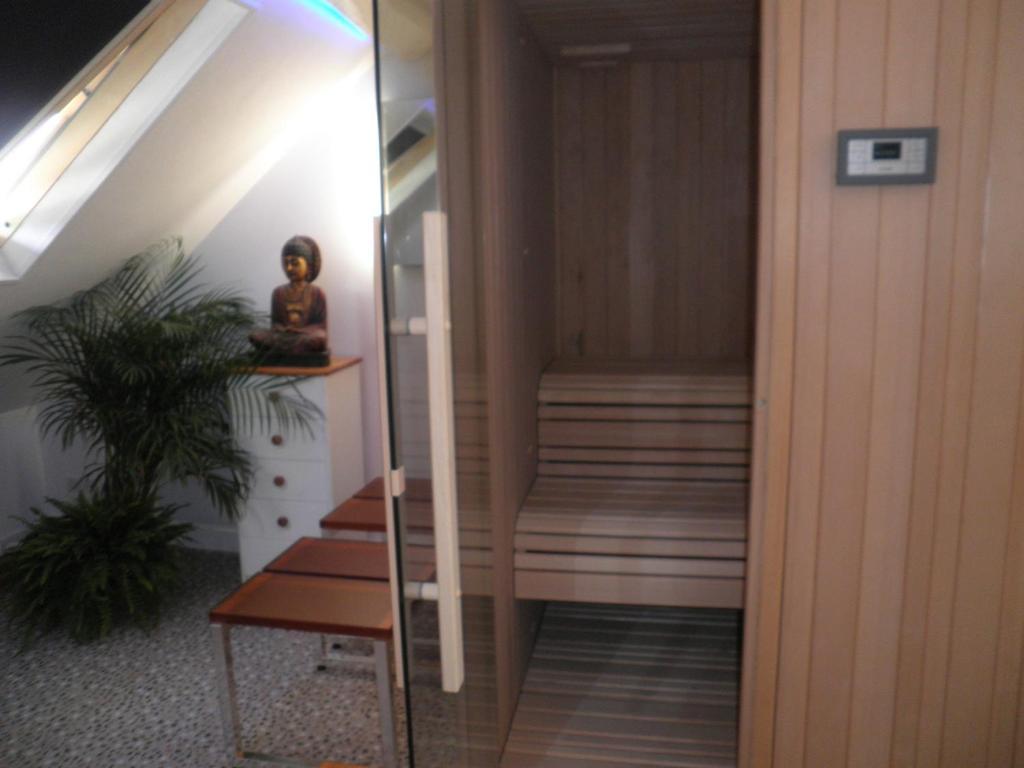 Logis Auberge Du Centre Chitenay Eksteriør billede