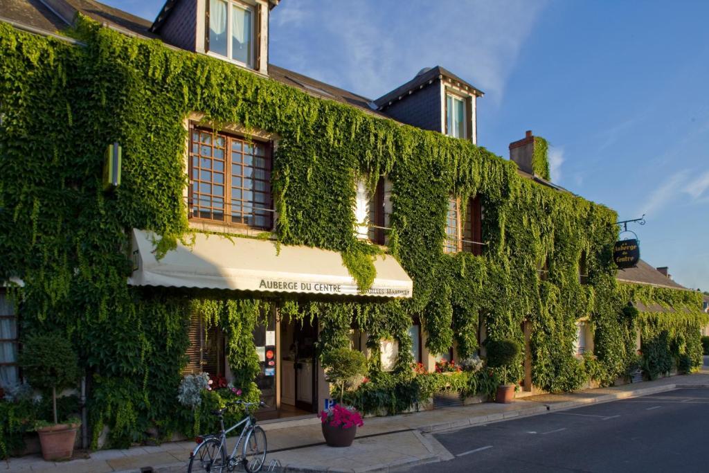 Logis Auberge Du Centre Chitenay Eksteriør billede