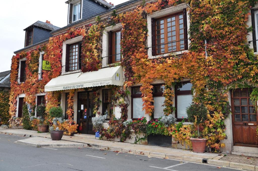 Logis Auberge Du Centre Chitenay Eksteriør billede
