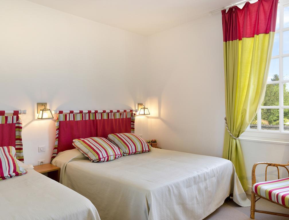 Logis Auberge Du Centre Chitenay Eksteriør billede
