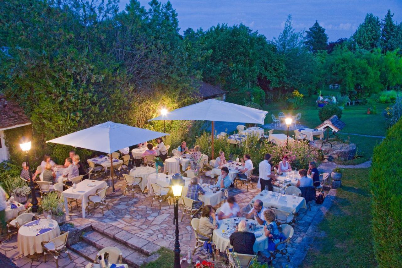 Logis Auberge Du Centre Chitenay Eksteriør billede